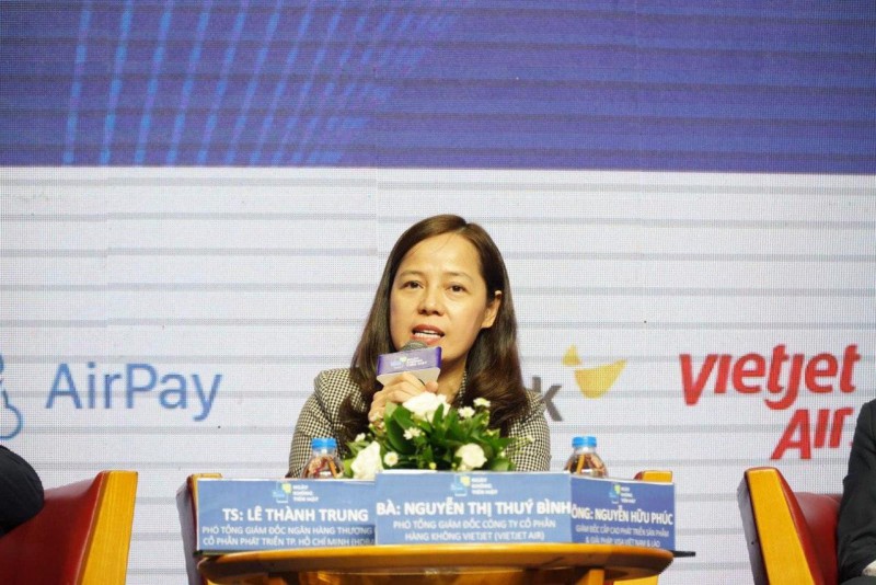 Câu chuyện doanh nghiệp thúc đẩy không dùng tiền mặt: Dễ mà không dễ - Ảnh 1. Câu chuyện doanh nghiệp thúc đẩy không dùng tiền mặt: Dễ mà không dễ - Ảnh 1.