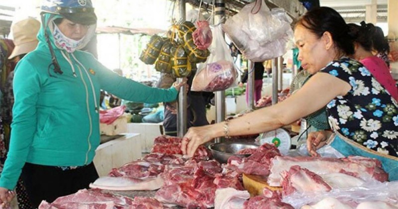 Tiêu dùng & Dư luận - Giá thịt lợn trong nước vẫn cao, người tiêu dùng chuyển qua mua thịt lợn nhập khẩu