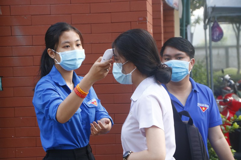 Thi THPT: 'Cố lên con nhé, mẹ tin ở con' - ảnh 2