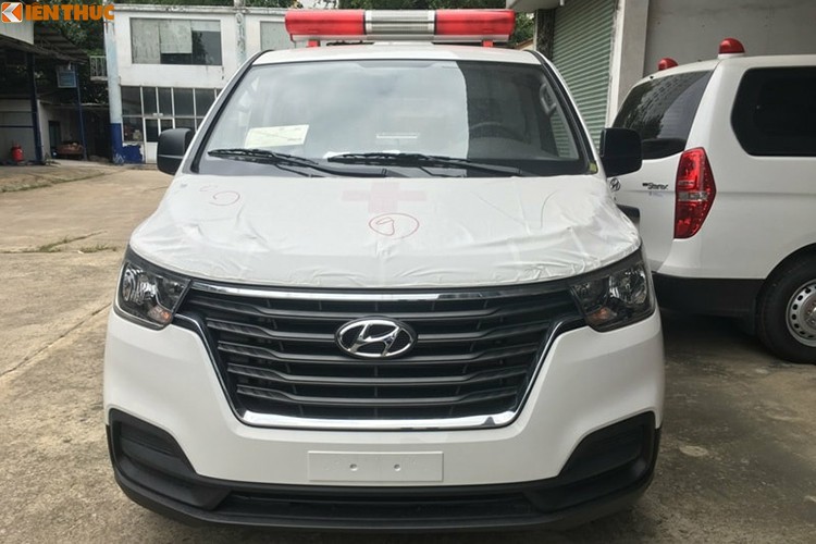 Xe cuu thuong Hyundai Starex cua ong Doan Ngoc Hai co gi?-Hinh-4