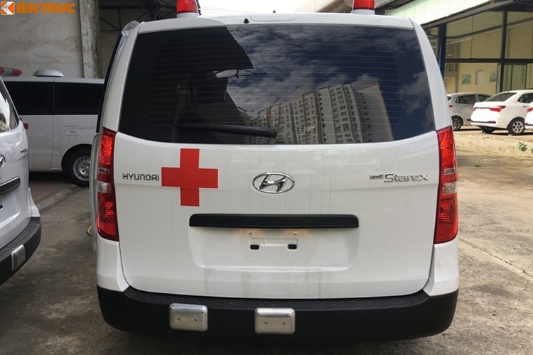 Xe cuu thuong Hyundai Starex cua ong Doan Ngoc Hai co gi?-Hinh-5