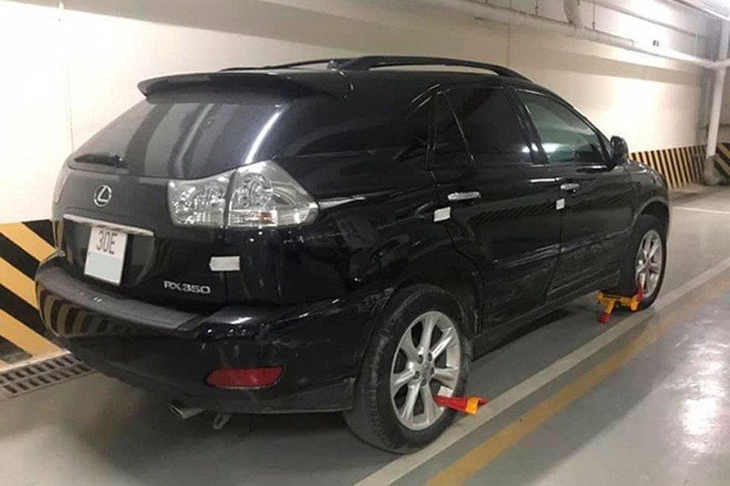 Lexus RX và VinFast Fadil đuổi nhau gây náo loạn thủ đô Hà Nội - Hình 3 Lexus RX va VinFast Fadil duoi nhau gay nao loan thu do Ha Noi-Hinh-3