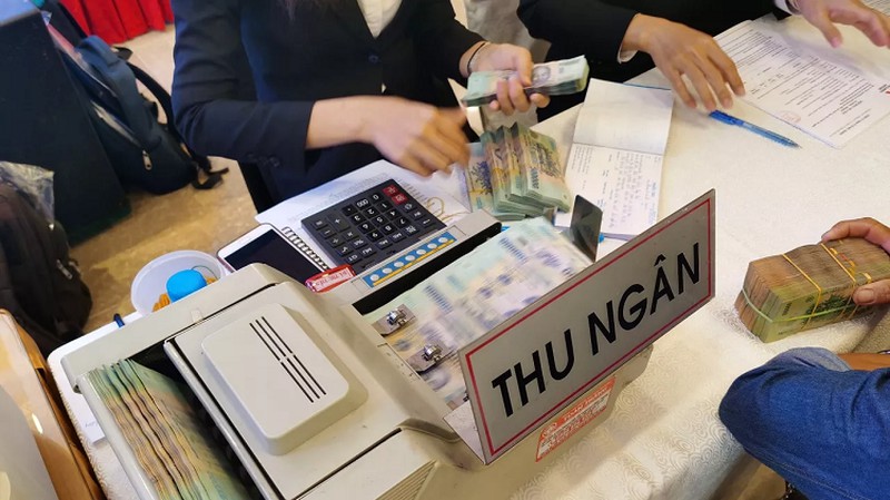 Xe ôtô nhập và lắp ráp “đua” phí trước bạ tới 100% để hút khách - Hình 6 Xe oto nhap va lap rap “dua” phi truoc ba toi 100% de hut khach-Hinh-6