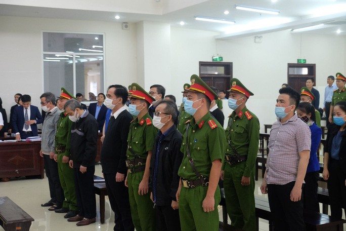 Nguyên phó tổng BIDV: Bị cáo thấy dự án rủi ro nhưng ông Trần Bắc Hà đe dọa cách chức - Ảnh 1. Nguyên phó tổng BIDV: Bị cáo thấy dự án rủi ro nhưng ông Trần Bắc Hà đe dọa cách chức - Ảnh 1.