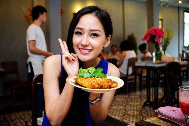 Và 1 nhà hàng món ăn Việt tại TP.HCM.  Trong showbiz Việt, Mai Phương Thúy nổi tiếng là một tay chơi hàng hiệu thứ thiệt.  Việc mỹ nhân này mua hàng hiệu theo “lố“, “càn quét” các thương hiệu đình đám như “đi chợ” đã không phải điều gì quá lạ lẫm với công chúng.