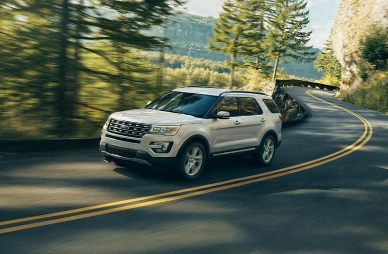 Ford Explorer bị triệu hồi lỗi hệ thống treo gây tai nạn Ford Explorer bi trieu hoi loi he thong treo gay tai nan