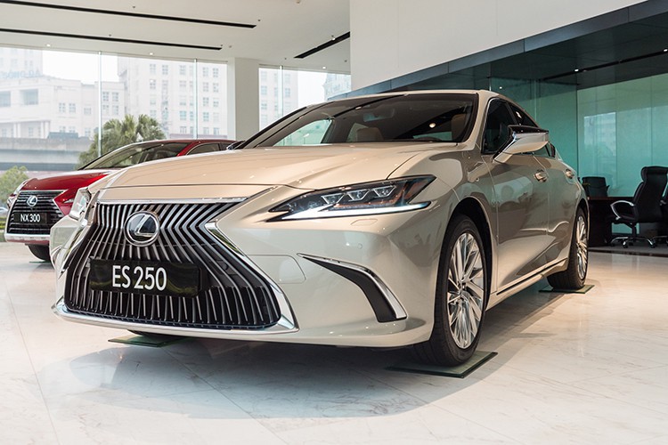 Can canh xe sang Lexus ES 2021 tu 2,54 ty tai Viet Nam-Hinh-11