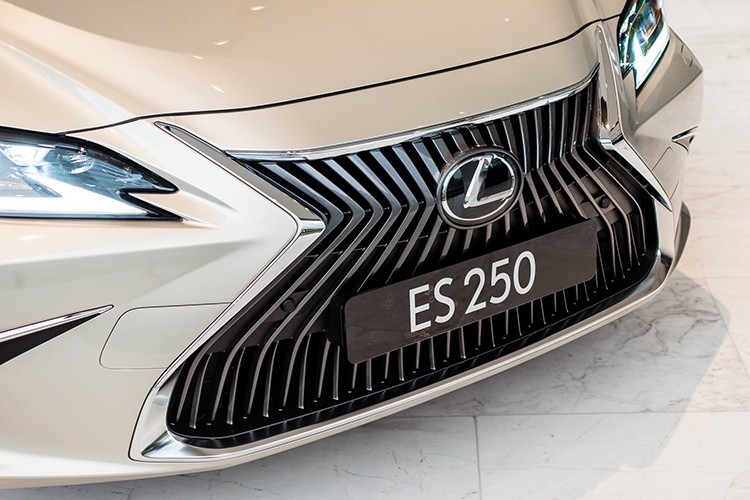 Can canh xe sang Lexus ES 2021 tu 2,54 ty tai Viet Nam-Hinh-3
