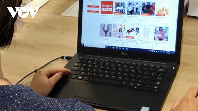 Đẩy mạnh chuyển đổi số để đạt mục tiêu 35 tỷ USD doanh số mua bán trực tuyến - Ảnh 1. Đẩy mạnh chuyển đổi số để đạt mục tiêu 35 tỷ USD doanh số mua bán trực tuyến - Ảnh 1.