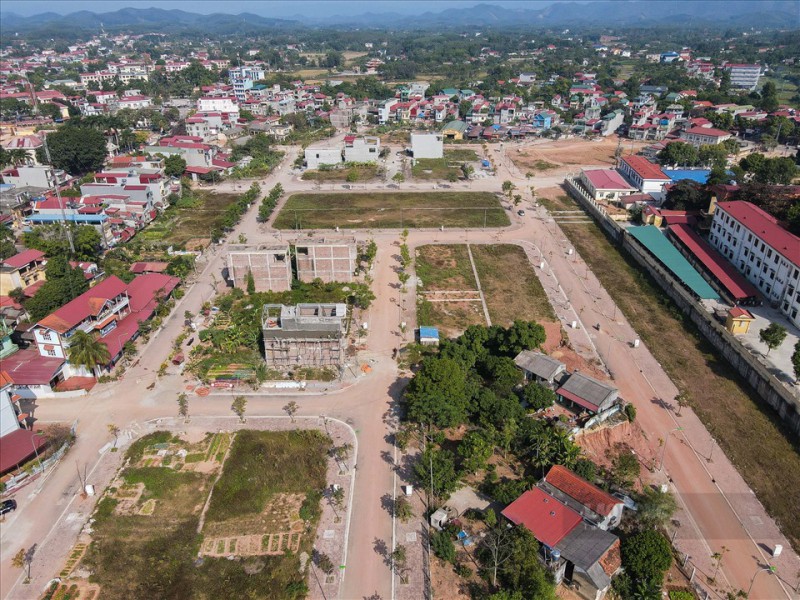 Dự án Khu dân cư mới thị trấn Cầu Gồ do Kosy làm chủ đầu tư nằm trên đường Hoàng Hoa Thám, thị trấn Cầu Gồ, huyện Yên Thế, tỉnh Bắc Giang do Công ty cổ phần Kosy làm chủ đầu tư.
