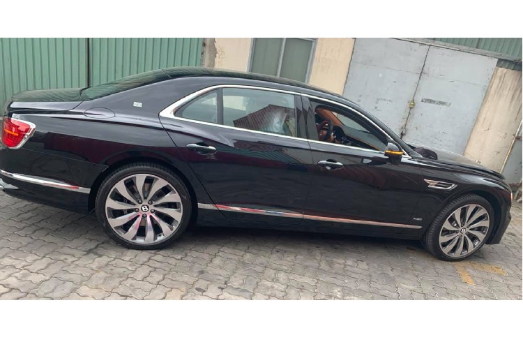 Them xe sang Bentley Flying Spur W12 gan 30 ty ve Viet Nam-Hinh-2