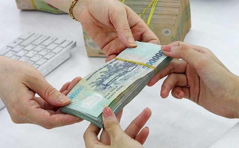 Thưởng tết ngân hàng kẻ ăn không hết người lần chẳng ra - Ảnh 1. Thưởng tết ngân hàng kẻ ăn không hết người lần chẳng ra - Ảnh 1.