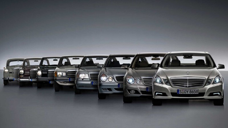 Mercedes-Benz E-Class 2021 tai My loai bo logo dung mui xe-Hinh-2