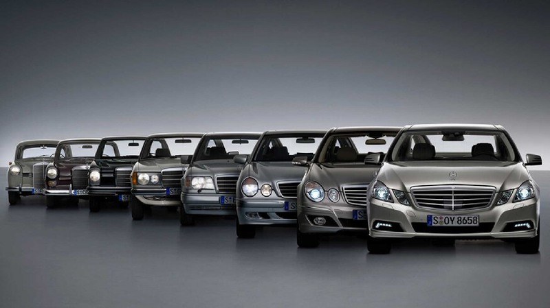 Mercedes-Benz E-Class 2021 tại Mỹ loại bỏ logo đứng mui xe - Hình 2 Mercedes-Benz E-Class 2021 tai My loai bo logo dung mui xe-Hinh-2