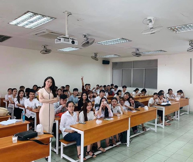 Giảng viên ĐH Công nghiệp 4 tháng không trùng bộ đồ nào: Ban ngày đi dạy, đêm về tới tụ điểm là chuyện bình thường! - Ảnh 7. Giảng viên ĐH Công nghiệp 4 tháng không trùng bộ đồ nào: Ban ngày đi dạy, đêm về tới tụ điểm là chuyện bình thường! - Ảnh 7.