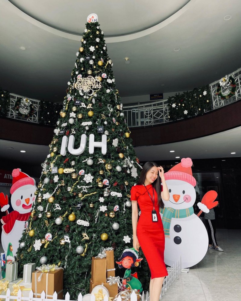 Giảng viên ĐH Công nghiệp 4 tháng không trùng bộ đồ nào: Ban ngày đi dạy, đêm về tới tụ điểm là chuyện bình thường! - Ảnh 13. Giảng viên ĐH Công nghiệp 4 tháng không trùng bộ đồ nào: Ban ngày đi dạy, đêm về tới tụ điểm là chuyện bình thường! - Ảnh 13.