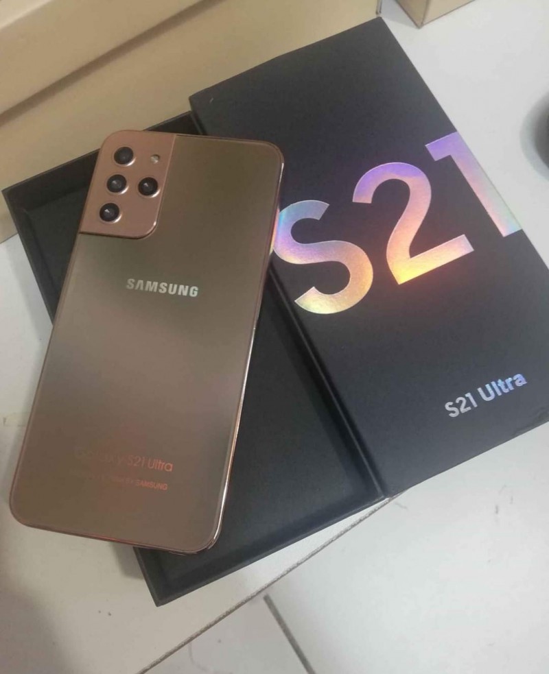Cẩn thận trước Galaxy S21 hàng chính hãng Quảng Châu: Nhìn qua thì tưởng thật, soi kỹ mới thấy trông như một trò đùa! - Ảnh 3. Cẩn thận trước Galaxy S21 hàng chính hãng Quảng Châu: Nhìn qua thì tưởng thật, soi kỹ mới thấy trông như một trò đùa! - Ảnh 3.