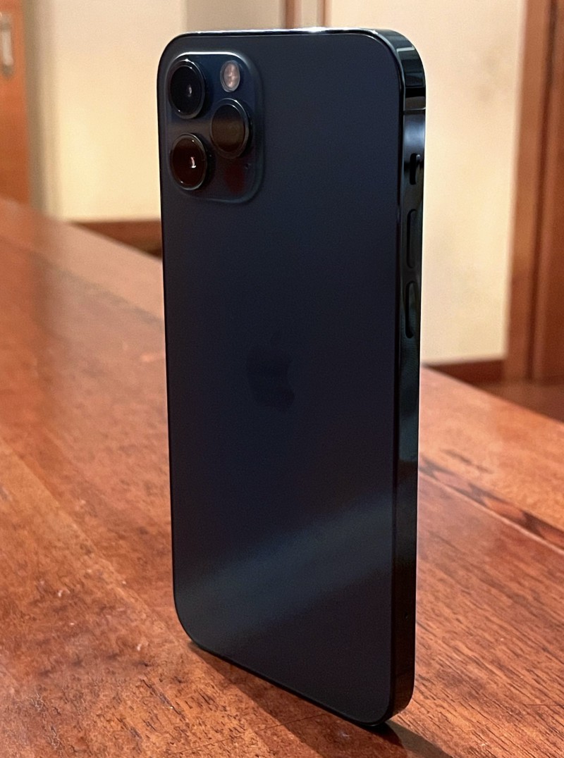 Đây là iPhone 12 Pro phiên bản thử nghiệm độc nhất vô nhị - Ảnh 1. Đây là iPhone 12 Pro phiên bản thử nghiệm độc nhất vô nhị - Ảnh 1.
