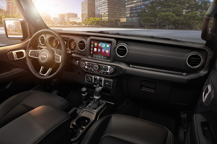 Ban tai Jeep Gladiator 2021 vua mo ban tai Chau Au co gi hot?-Hinh-3