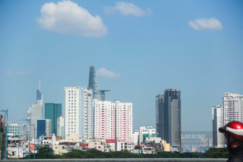Theo hiệp hội Bất động sản thành phố Hồ Chí Minh (HoREA), thị trường bất động sản cả nước và thành phố Hồ Chí Minh vốn đã gặp rất nhiều khó khăn kể từ cuối năm 2015, nhất là trong 03 năm gần đây. Đại dịch COVID-19 lại tác động thêm làm các khó khăn trở nên trầm trọng. Ảnh: Phan Anh