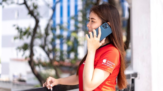 iPhone 12 giảm hơn 5 triệu, tặng thêm sạc nhanh 20W làm nóng thị trường dịp cuối năm - Ảnh 1. iPhone 12 giảm hơn 5 triệu, tặng thêm sạc nhanh 20W làm nóng thị trường dịp cuối năm - Ảnh 1.