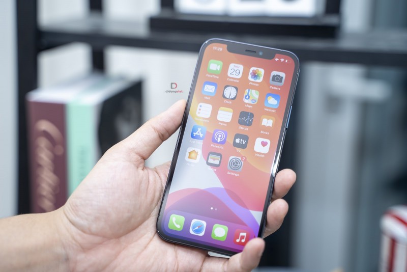 iPhone 12 giảm hơn 5 triệu, tặng thêm sạc nhanh 20W làm nóng thị trường dịp cuối năm - Ảnh 2. iPhone 12 giảm hơn 5 triệu, tặng thêm sạc nhanh 20W làm nóng thị trường dịp cuối năm - Ảnh 2.