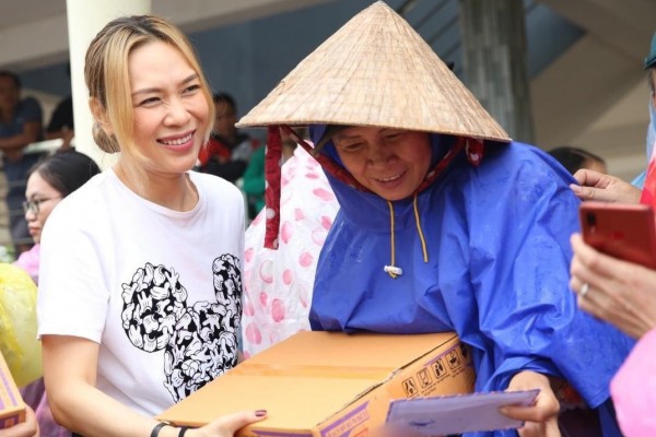 Tiêu dùng & Dư luận - Có tài sản khủng, ca sĩ Mỹ Tâm dùng xế hộp hạng sang nào? (Hình 2).