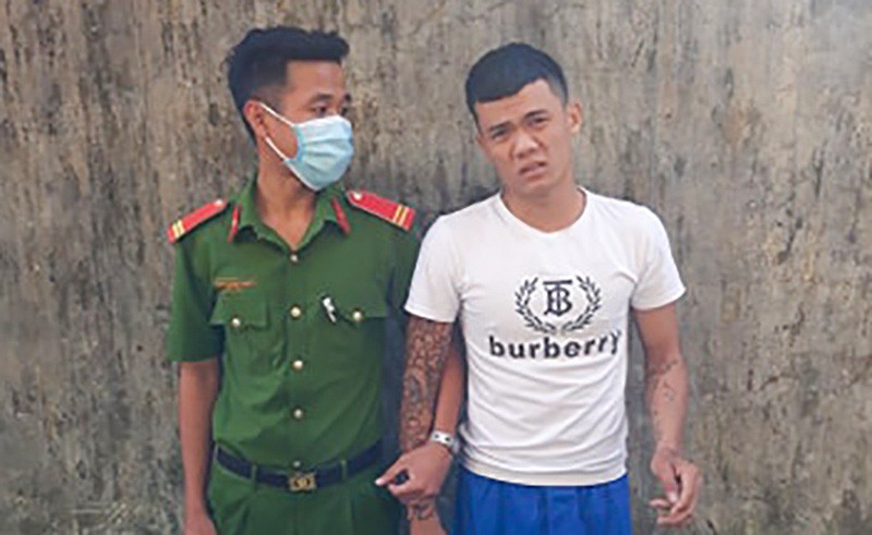 Kẻ trộm vàng bị tóm... dưới gầm giường - Ảnh 1. Kẻ trộm vàng bị tóm... dưới gầm giường - Ảnh 1.