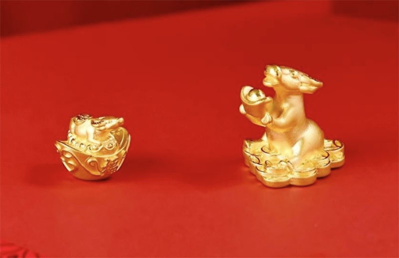 Tiêu dùng & Dư luận - Những vật phẩm 'khủng' bằng vàng được chào hàng trong ngày vía Thần tài (Hình 3).