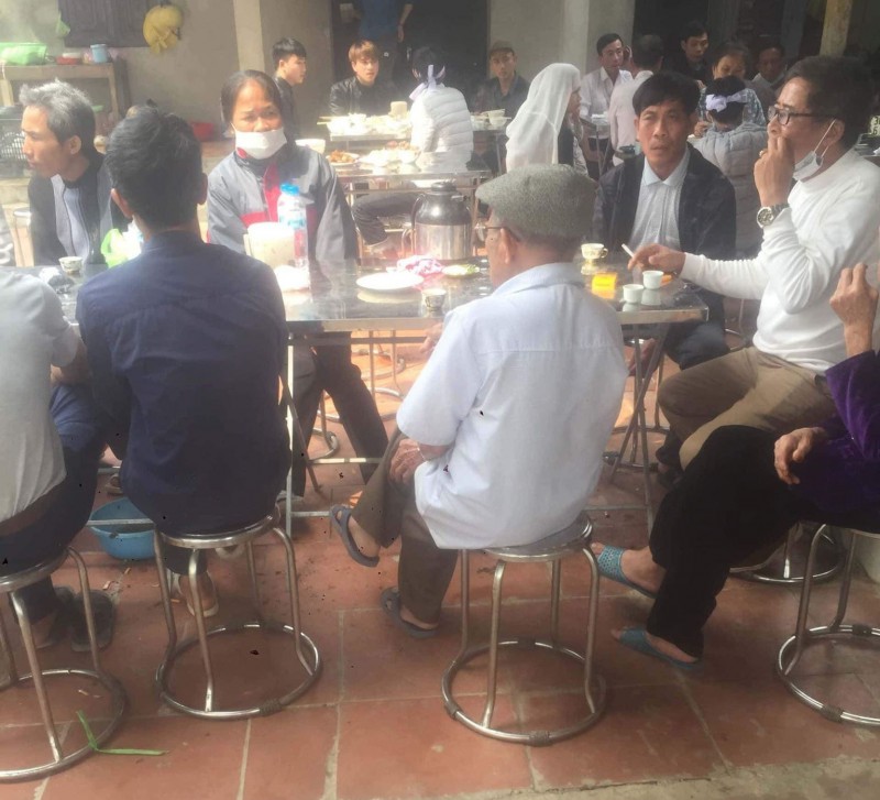 Chủ tiệm cắt tóc - xăm nghệ thuật bị đánh hội đồng đến chết trên đường về nhà - Ảnh 1. Chủ tiệm cắt tóc - xăm nghệ thuật bị đánh hội đồng đến chết trên đường về nhà - Ảnh 1.