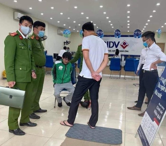 Khởi tố đối tượng cướp ngân hàng ở huyện Phúc Thọ - Ảnh 1. Khởi tố đối tượng cướp ngân hàng ở huyện Phúc Thọ - Ảnh 1.
