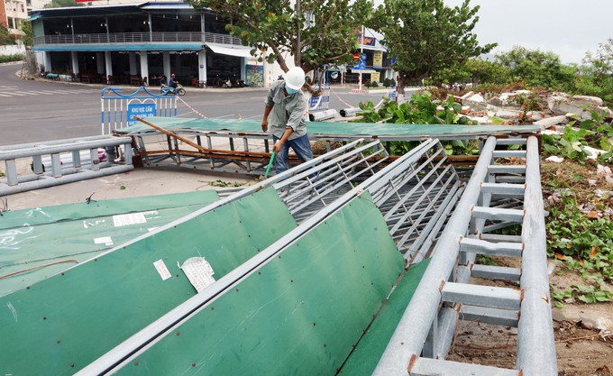 Cổng vào dự án Nha Trang Sao bị tháo dỡ, sáng 24/3. Ảnh: Xuân Ngọc.