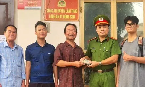 Nam sinh lớp 12 nhặt được hơn 14 triệu đồng, trả lại người đánh rơi