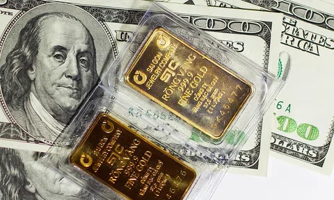 USD tăng vọt, giá vàng tuần tới còn giảm tiếp?